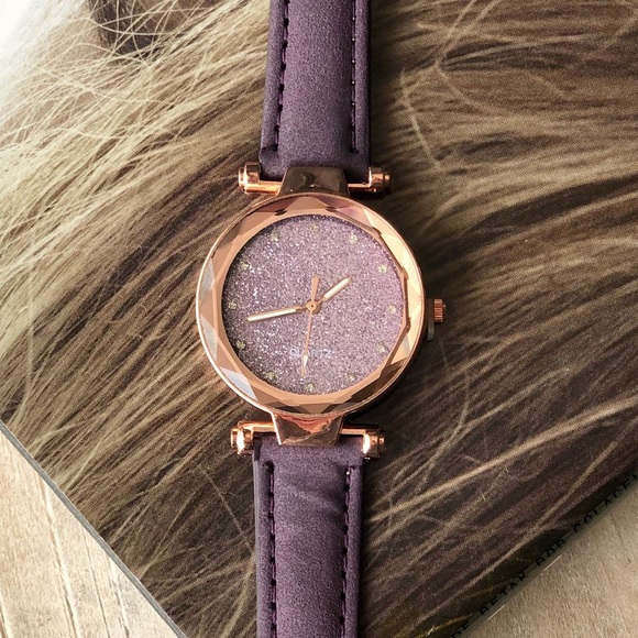 🆕 SPARKLES in Wristwatch in Plum - Picture 2 of 5